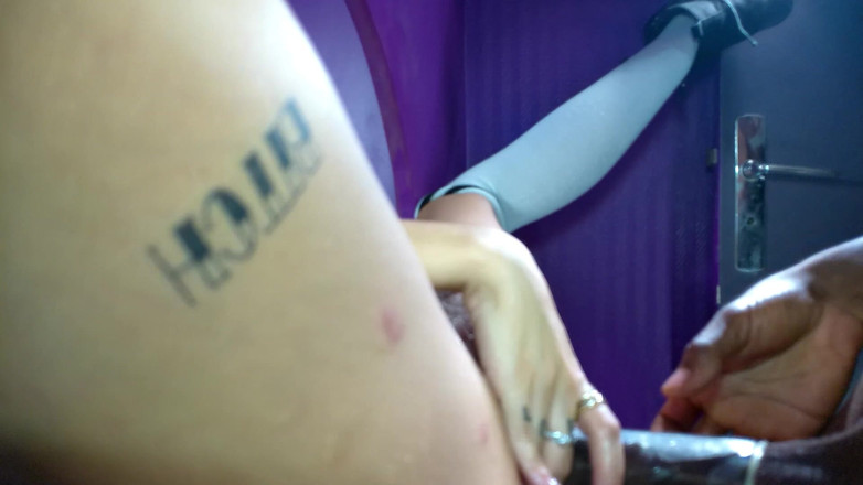 Gangbang and Co: Gangbang Und Kettensex Für Diese Haarige Muschi-schlampe