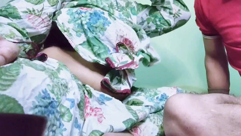 Faryal: Bộ ngực tự nhiên người Ấn xinh đẹp Pakistan