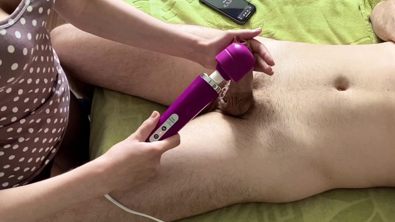 Julia-Softdome: Awek pinggir zakar dengan hitachi besar - orgasme hancur