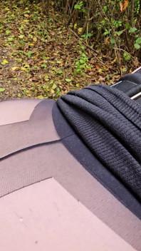 Veřejné chcaní blonďatá nylonová holka dostane sperma na její punčocháče