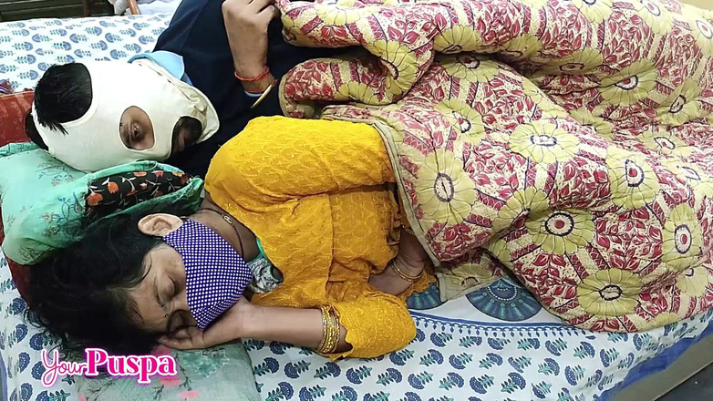 Your Puspa: Hintli kadın yaramaz üvey oğluyla sikişiyor 