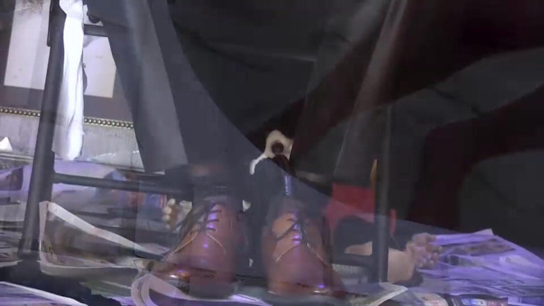 Gentlemen's Closet: In Control Derrick Collins 01