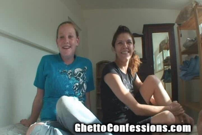 Ghetto Confessions: 2 putas cachondas intercambian mamada de pene pelirroja pecando grandes...
