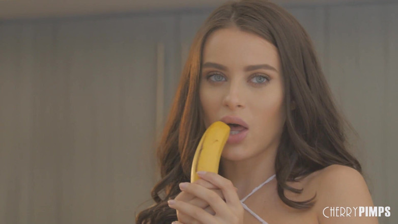 CherryPimps: Stora tuttar brud Lana Rhoades onanerar JOI