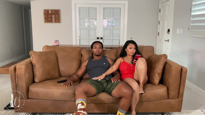 LyricsWay: Dreads Way Rails Krystal Davis gaura unei mame sexy asiatice...