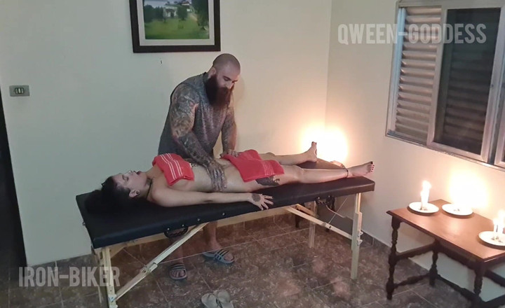 QweenSG: Byl jsem sveden během své první masáže ...