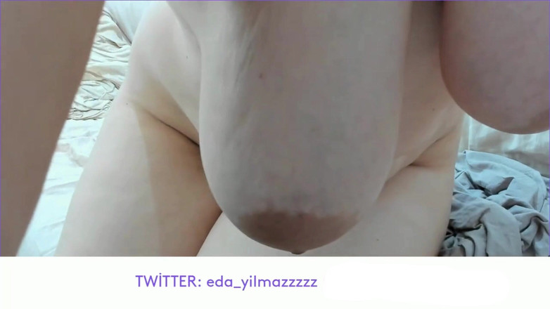 turk_milf_porno: Une MILF turque à gros cul se masturbe