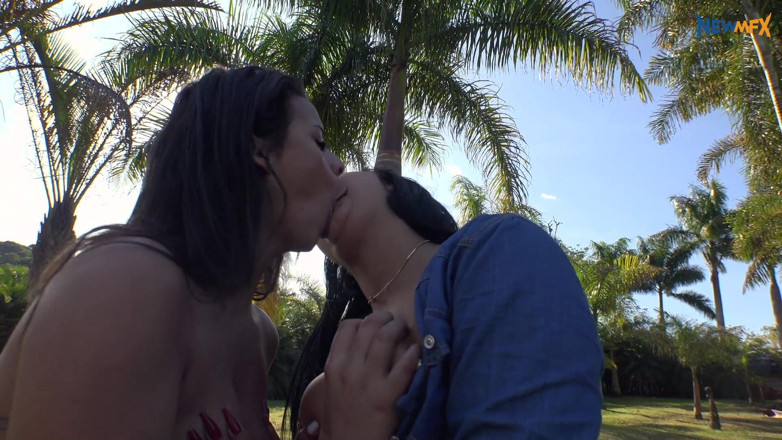 NewMFX Lesbian: Let Me Try Your Kiss?