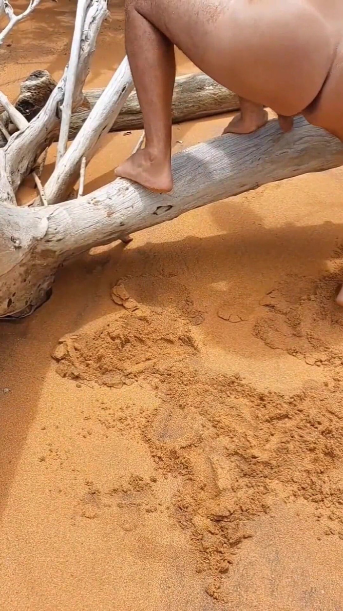 Ladysilvas: Ladysilva nua na praia quem vai colocá-lo bem na minha...