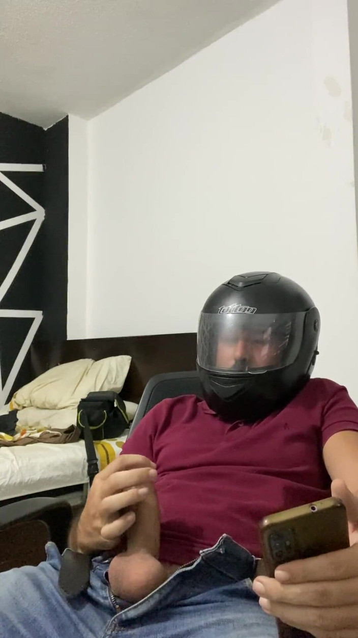 Latin mature king: 내 사진에 자위하는 메신저 1부