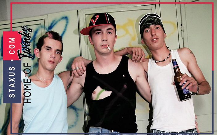 Staxus: Home of Twinks: STAXUS :: 大学のトイレがいっぱいです!ハードディスク