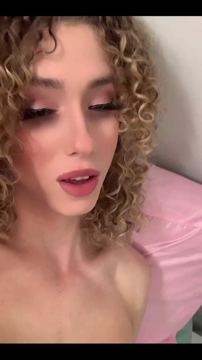 Tia Tizzianni Productions: Tip, pokud tě můj obličej sám dokáže přimět k tomu,...
