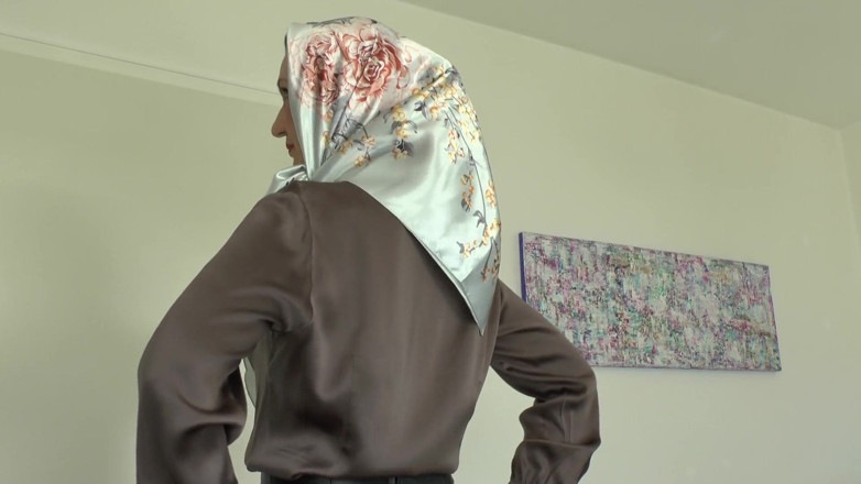 Lady Victoria Valente: Afternoon Headscarf Try-on, Lady Victoria Valente
