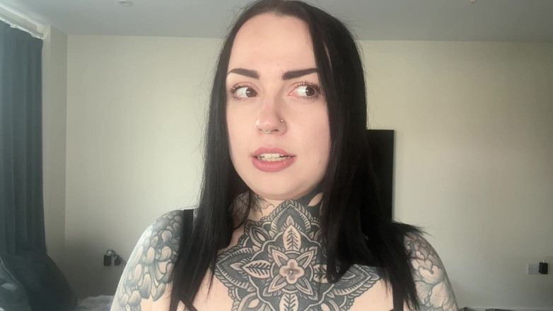 Miss Valentina: Secret Lesbian Sex Tape