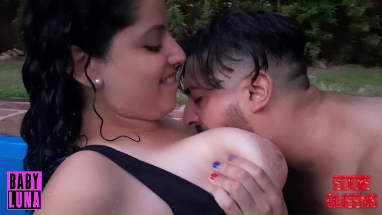 Eddie Queens: Aku diam-diam ngentot adik iparku di kolam renang saat reuni...