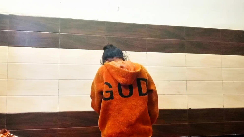 Shivanibaby: Lồn chị kế còn trinh làm tình