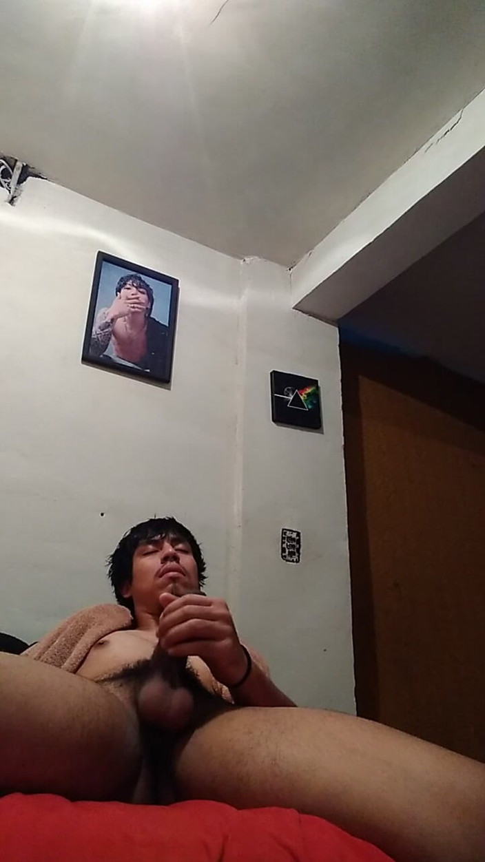 AlexAlejandro13: Mettiti a letto con me mi sento come fare un...