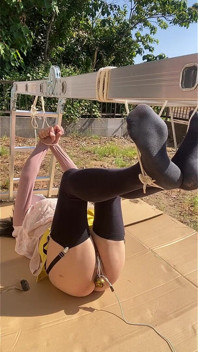 No234 Suspended From a Ladder: Tuck-tuck Pussy Training
