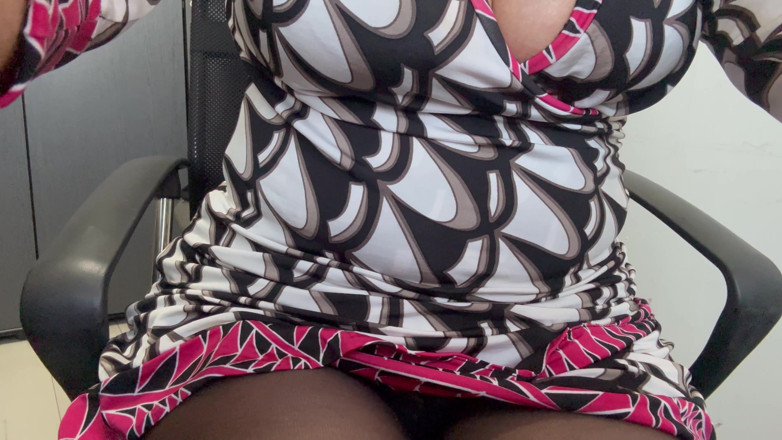 Step Mommy: I Rub My Pussy Through My Pantyhose