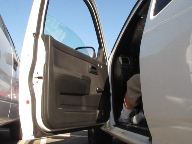 The porky pervert: Bãi đậu xe xuất tinh 8