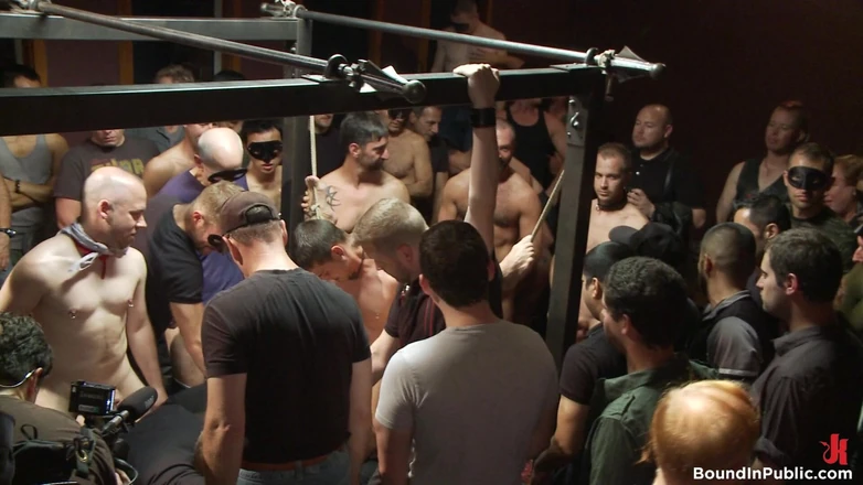Bound in public: Live Shoot: Dirk Caber and 200 Horny Men at Folsom Weekend...