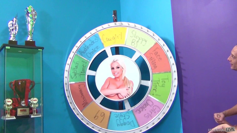 Immoral Live: Вибух фонтану Торі Лейн