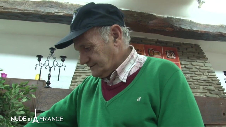 Nude in France: Nabízí si orgie století s Clarou a Lili