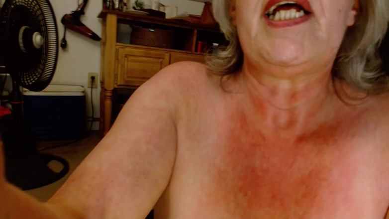 dawnskye1962: 1417 Oiled My Sexy Mature Feet to Practise Footie Skills