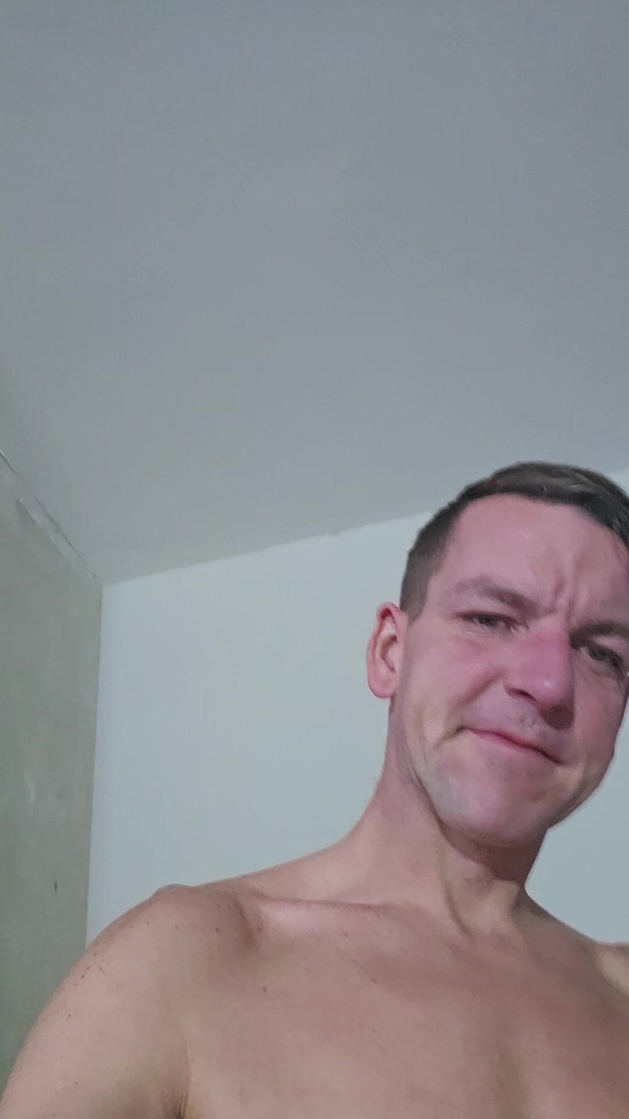 Chris_snoopy_91: Sodomie avec un gode monstrueux !