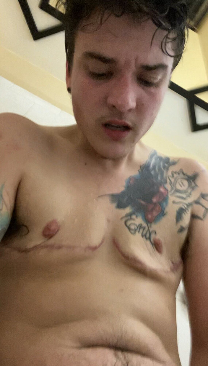 Bryce Wetter: Da donna a uomo orgasmo in doccia