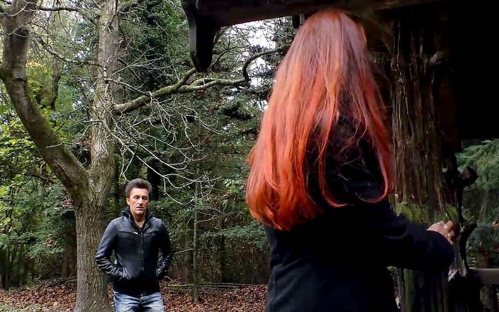 Deutschland porn: A pecorina nei boschi!