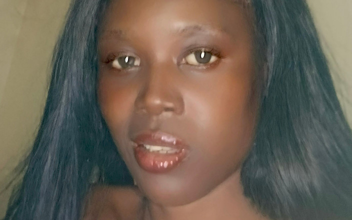 Briita: 바나나와 섹스하는 흑인녀.