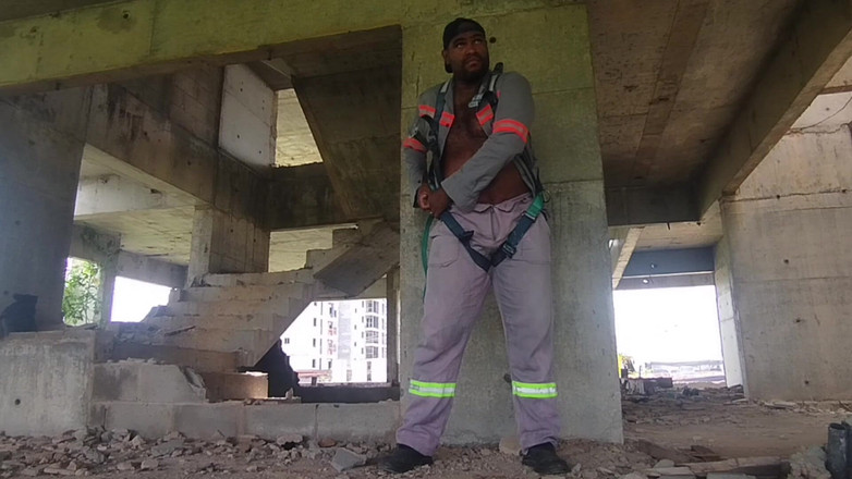 TheBlacKHunterr: Vzal jsem si do práce hračku a podívejte se, co...