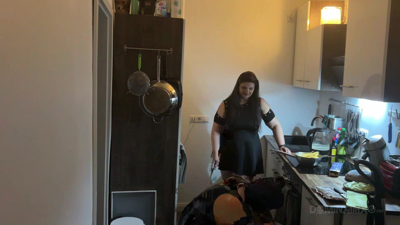 LadyPam: Kitchen Fetish Squirting Madness - Mature Sluts Drenched Everywhere