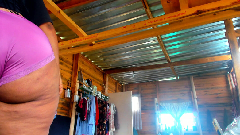 AnalEbony: 激しいJOIセッション中に大きな尻と拳で戦う