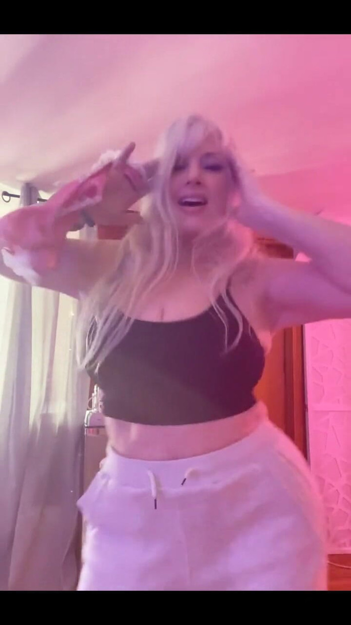 PaintedRose: "좋은 소녀"에 대한 영화의 날 Bts