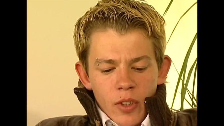 Street Boys Studio: Чешский паренек-твинк с самостоятельной мастурбацией и экстремальной игрой с дилдо