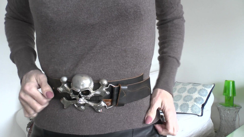 Lady Victoria Valente: Cinturón en la sala de estar, parte 2, Lady Victoria Valente