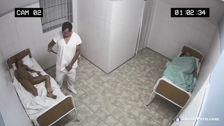 Ghost-Porn: 고스트 포르노 1 - 섹시한 십대 모델의 3부 엑소시즘