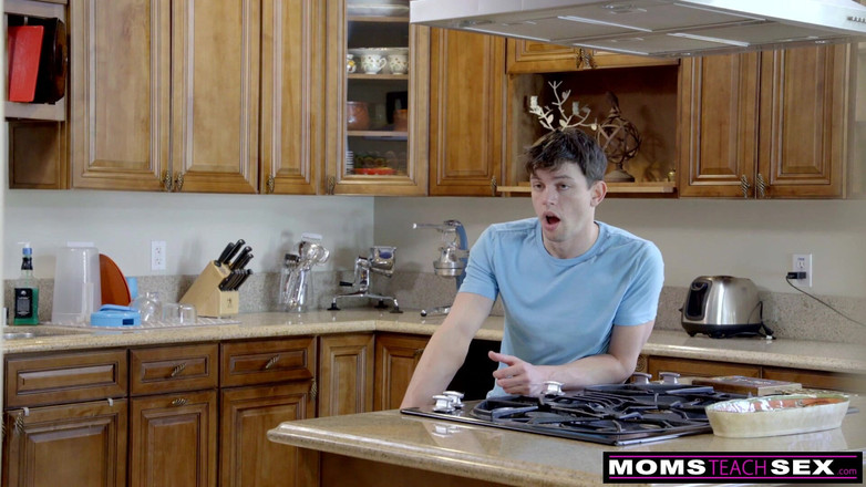 Moms teach sex: 継母が担当