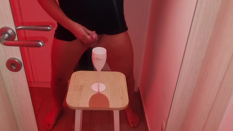 Alexander Audran: Sperma Geschmack - Moët &amp; Chandon und ein Becher Sperma von einem...