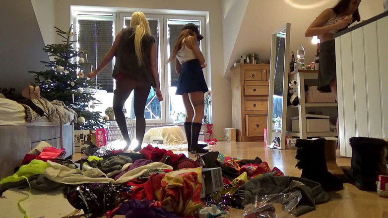 Leon Lambert Girls Twerk Parties CFNM: ニーソックス、セクシーなドレス、ドレス、ノーパンティー、ダンス、キャップ、デニムエピソード#8に制限はありません