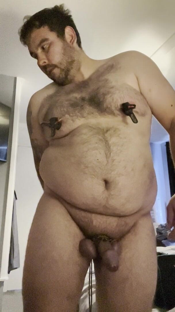 Shaun Cbt: Zakar dan Telur Bertukar Purple Dalam Perhambaan dengan pengapit puting...