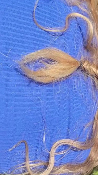 Blond dziwka holowana i zerżnięta w lesie!