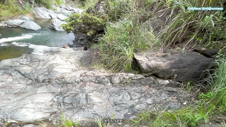 MIAA06: Frumoasă tânără străină futută în aer liber