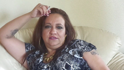 BBW nurse Vicki adventures with friends: Zrůda dělá krátkou škádlení pro ty milence kouření