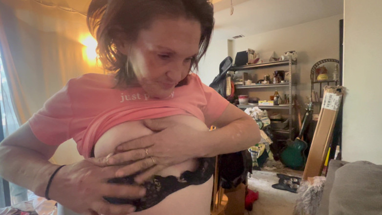 J13D75: Pro Gumjob Lets Me Blow a Load in Her Hot...