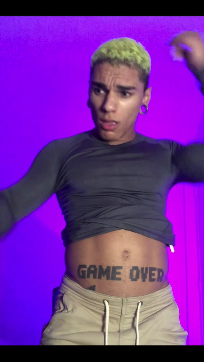 Exxtevao: Chceš se se mnou osprchovat?