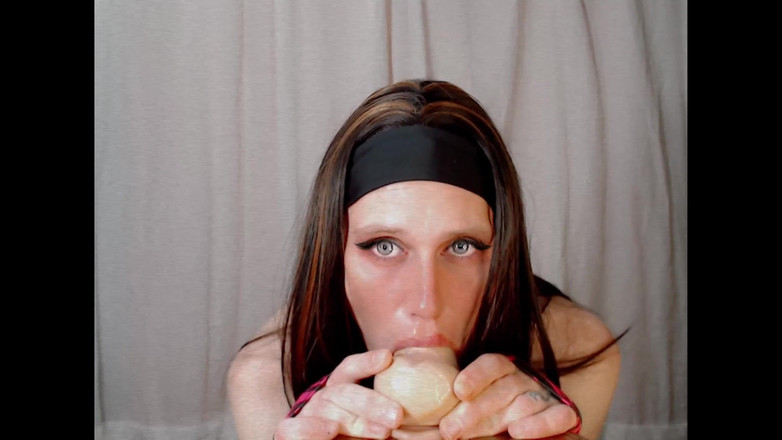 SissyFemboySumisa: 娘娘腔babytgirl94在贞操后毫不留情地训练他的深喉和大精液