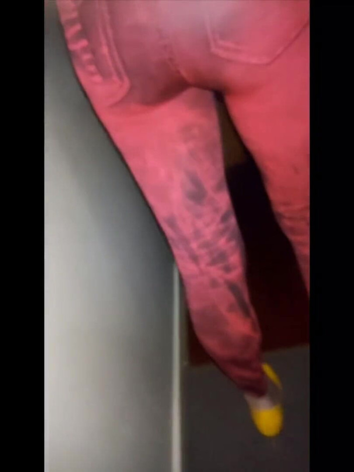 Lizzaali: New red stretch pants and cuming on my feet in...